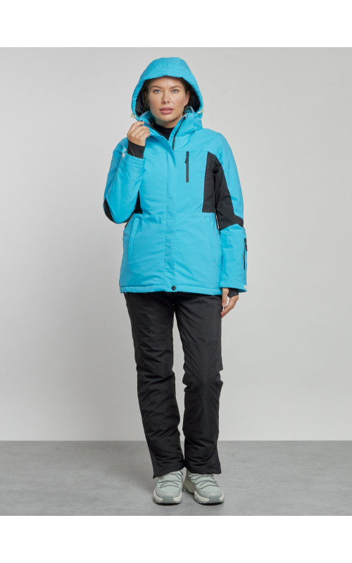 Женский горнолыжный костюм для зимних видов спорта.