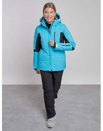 Женский горнолыжный костюм для зимних видов спорта.