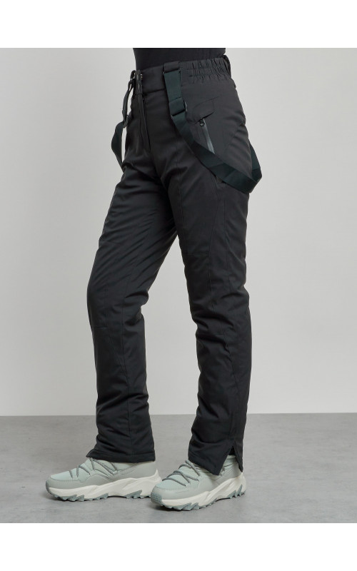 Женский горнолыжный костюм для зимних видов спорта.