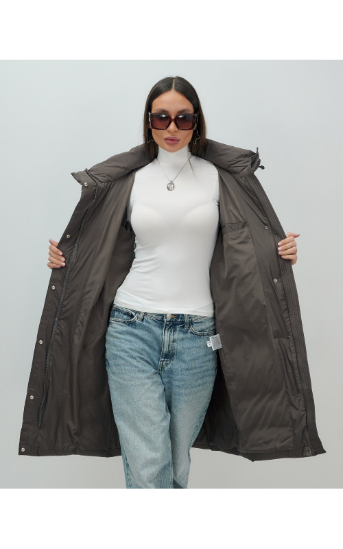 Длинный женский пуховик с капюшоном для зимы.