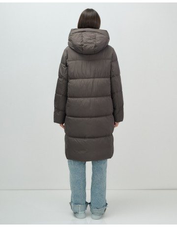 Длинный женский пуховик с капюшоном для зимы.
