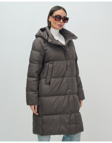 Длинный женский пуховик с капюшоном для зимы.