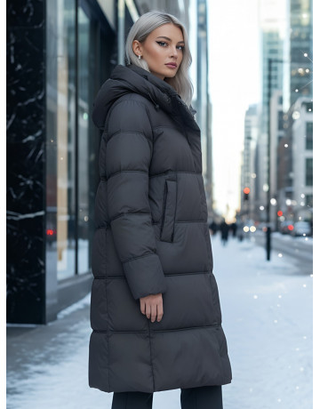 Длинный женский пуховик с капюшоном для зимы.