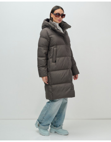 Длинный женский пуховик с капюшоном для зимы.