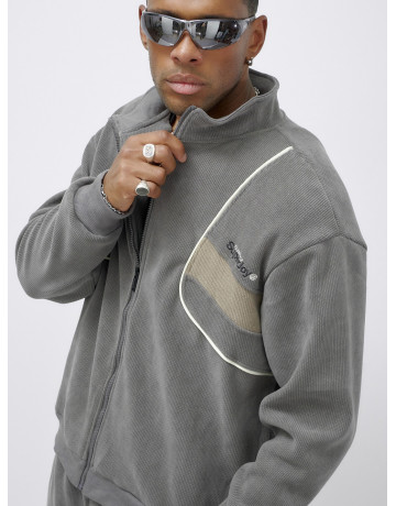 Утеплённый спортивный костюм для мужчин.