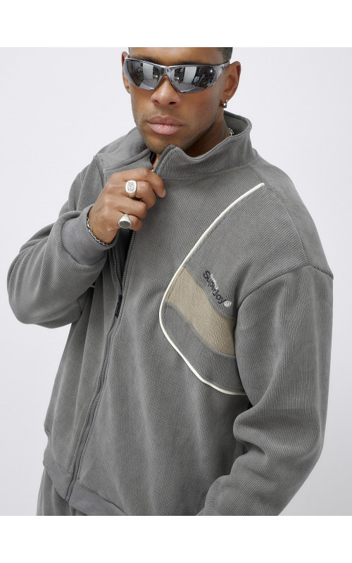 Утеплённый спортивный костюм для мужчин.