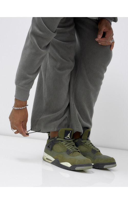 Утеплённый спортивный костюм для мужчин.