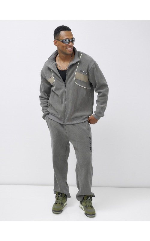 Утеплённый спортивный костюм для мужчин.