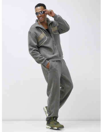 Утеплённый спортивный костюм для мужчин.