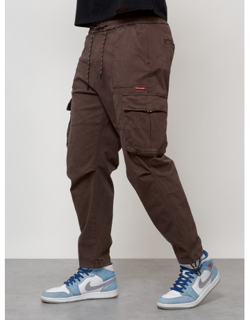 Мужские брюки зауженного кроя.