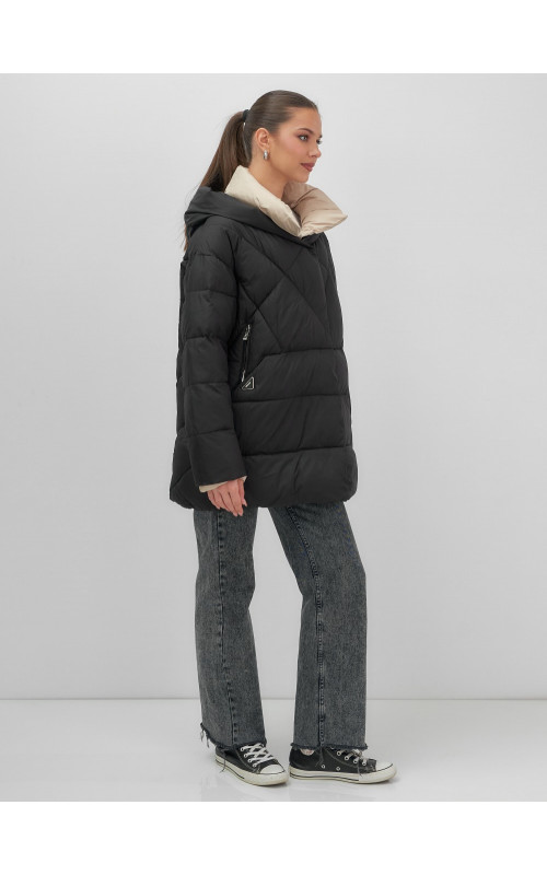 Утеплённый женский пуховик большого размера с капюшоном.