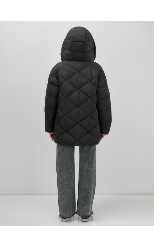 Утеплённый женский пуховик большого размера с капюшоном.