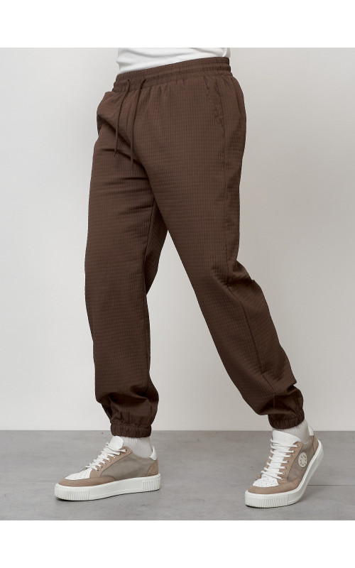 Мужской спортивный костюм для активного отдыха и повседневной носки.