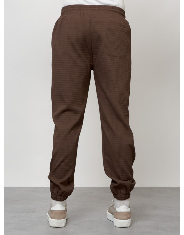 Мужской спортивный костюм для активного отдыха и повседневной носки.