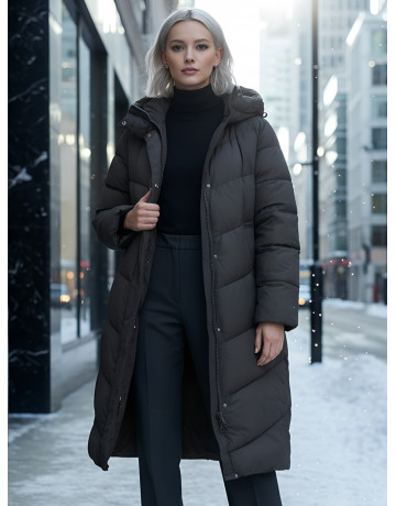 Женский длинный пуховик с капюшоном для зимы