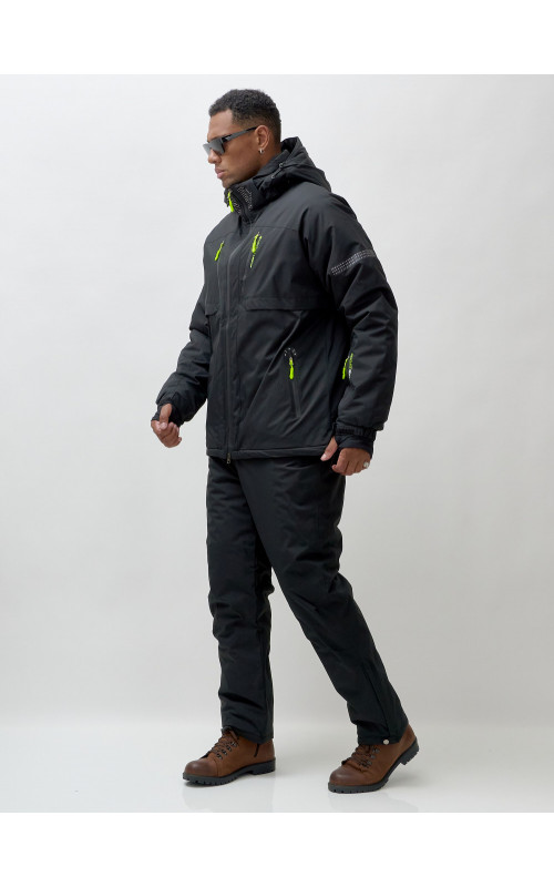 Мужской горнолыжный костюм для зимних приключений.