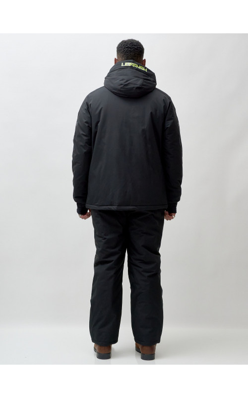 Мужской горнолыжный костюм для зимних приключений.