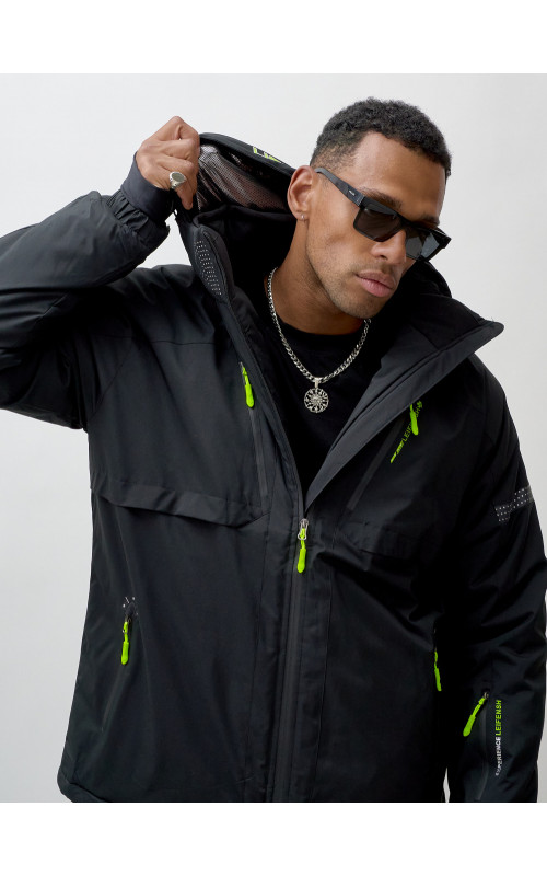 Мужской горнолыжный костюм для зимних приключений.