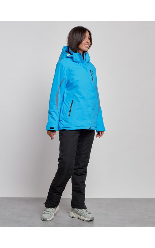 Женский горнолыжный костюм для зимних прогулок и спорта.