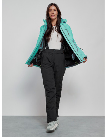 Женский горнолыжный костюм для зимних прогулок и спорта.