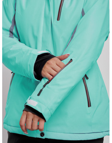 Женский горнолыжный костюм для зимних прогулок и спорта.