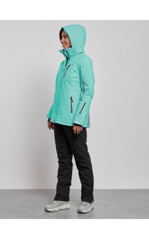 Женский горнолыжный костюм для зимних прогулок и спорта.