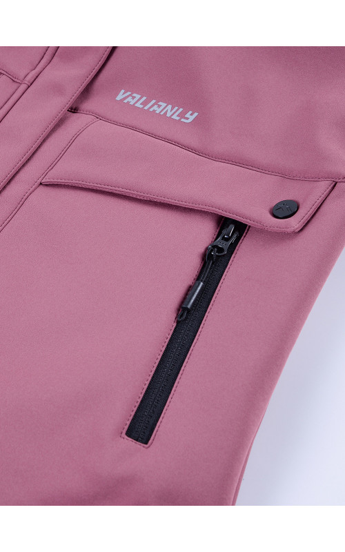 Женская спортивная ветровка с капюшоном softshell малинового цвета