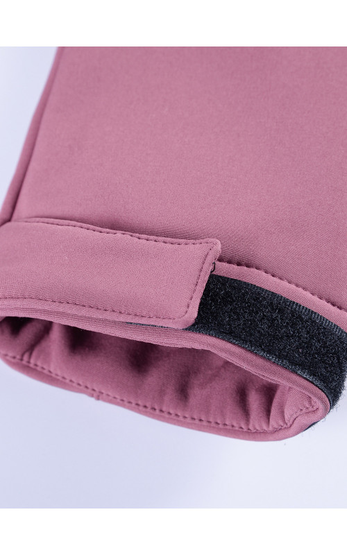 Женская спортивная ветровка с капюшоном softshell малинового цвета