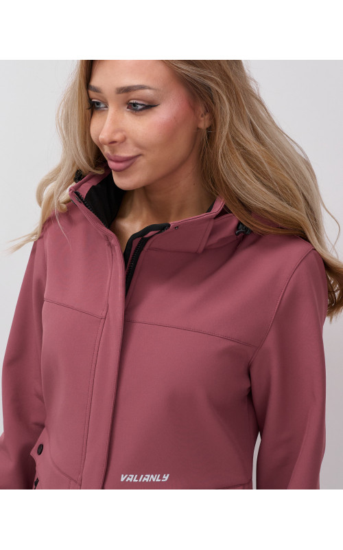Женская спортивная ветровка с капюшоном softshell малинового цвета