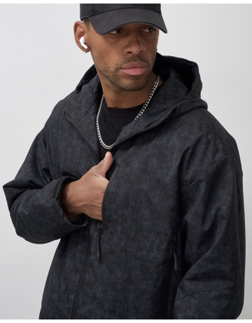 Спортивная мужская куртка «Хит сезона»: стиль и защита для активных мужчин