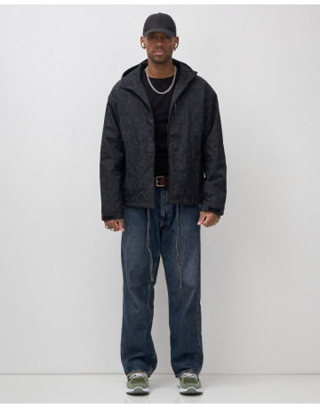 Спортивная мужская куртка «Хит сезона»: стиль и защита для активных мужчин