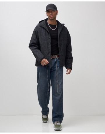 Спортивная мужская куртка «Хит сезона»: стиль и защита для активных мужчин