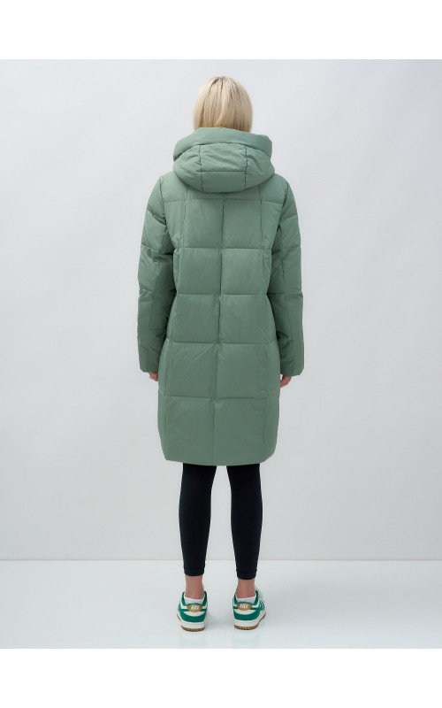 Тёплый женский пуховик с капюшоном до колена.