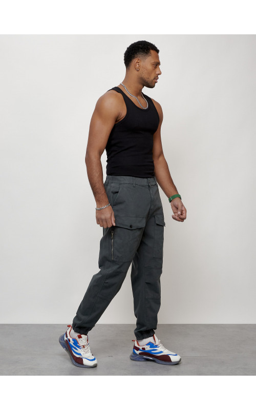 Мужские брюки карго зауженного кроя.