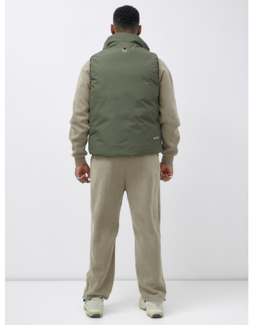 Мужская утеплённая жилетка, стиль и комфорт.