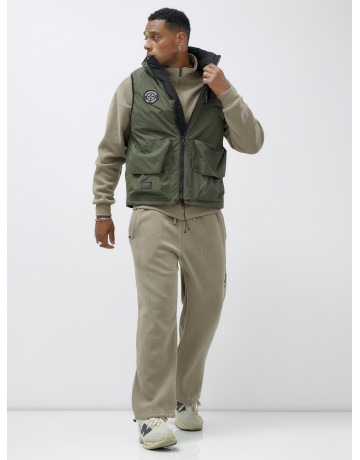 Мужская утеплённая жилетка, стиль и комфорт.