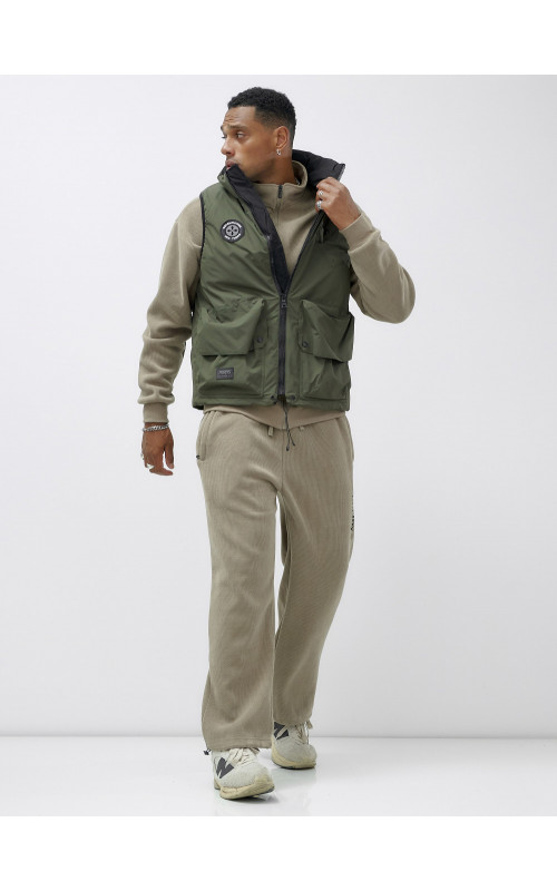 Мужская утеплённая жилетка, стиль и комфорт.