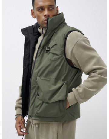 Мужская утеплённая жилетка, стиль и комфорт.