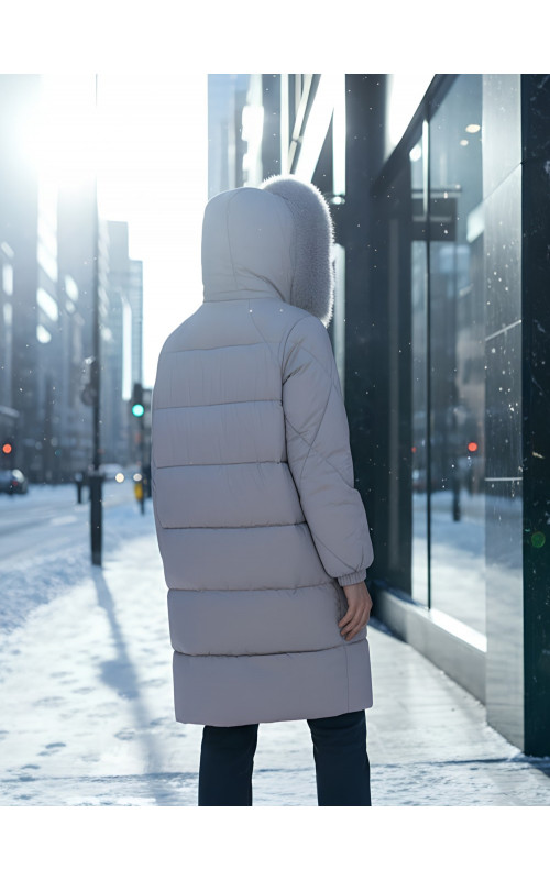 Длинный зимний пуховик с мехом песца.