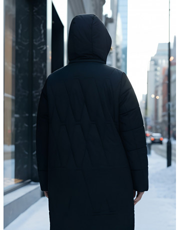 Длинный зимний пуховик для женщин больших размеров.