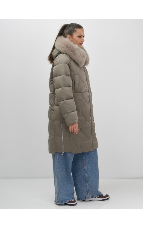 Длинный зимний пуховик с мехом песца.