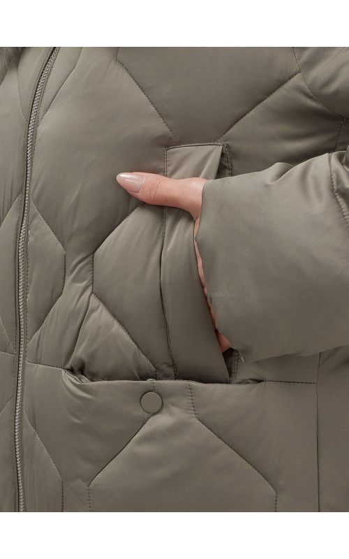 Длинный зимний пуховик с мехом песца.