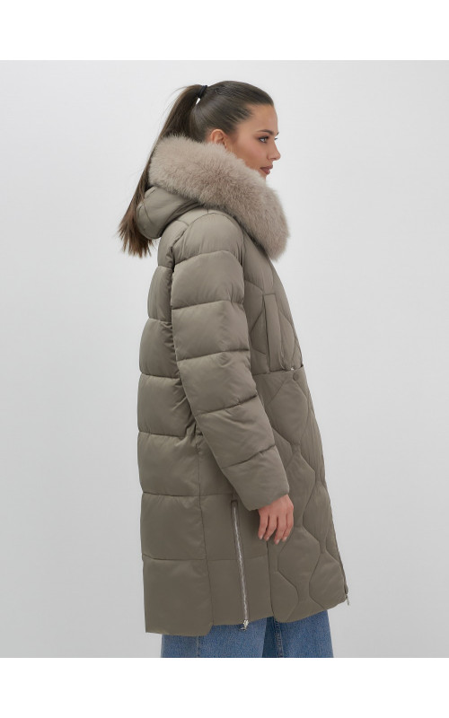 Длинный зимний пуховик с мехом песца.