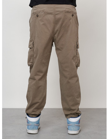 Мужские брюки зауженного кроя.