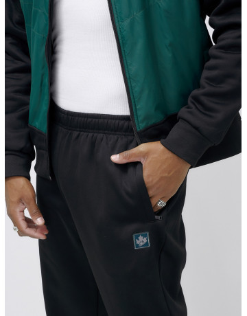 Утеплённый спортивный комплект для мужчин.