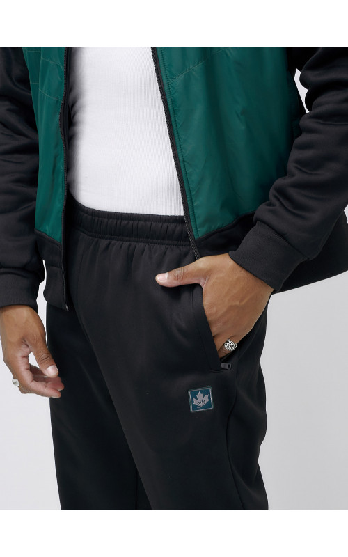 Утеплённый спортивный комплект для мужчин.