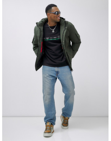 Мужская зимняя куртка для активного отдыха: тепло и стиль