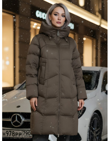 Длинный пуховик для женщин с капюшоном.