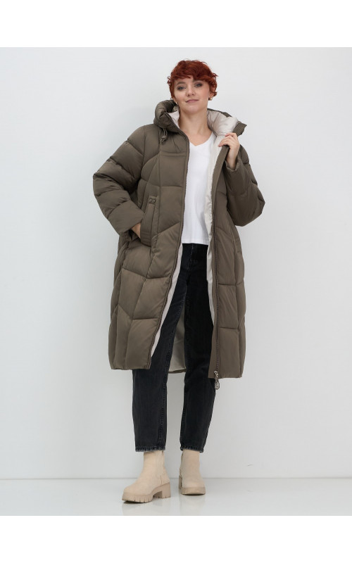 Длинный пуховик для женщин с капюшоном.