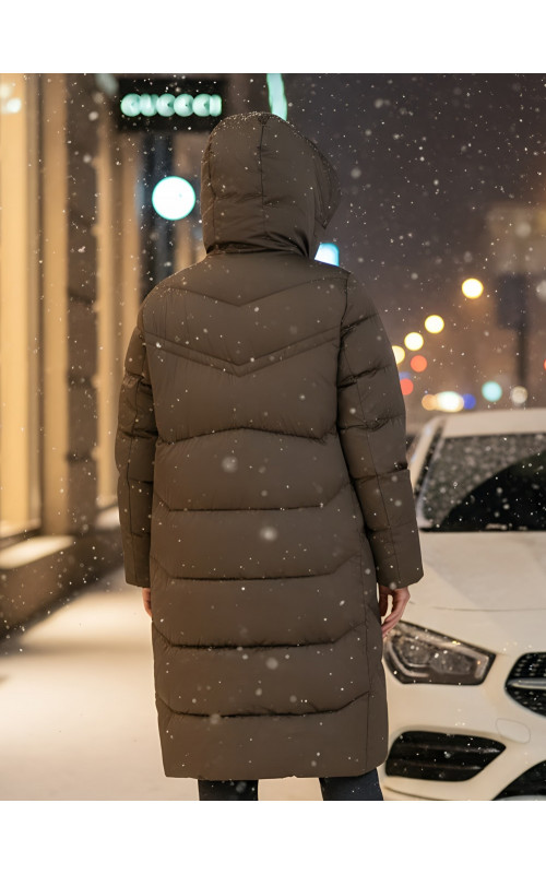 Длинный пуховик для женщин с капюшоном.